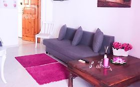 Gloria'S House